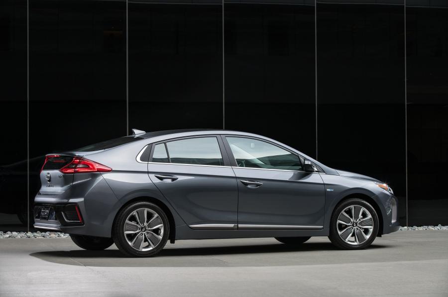  Hyundai IONIQ hybrid (AE) 2016 года  (NA) (фото 20 из 29)